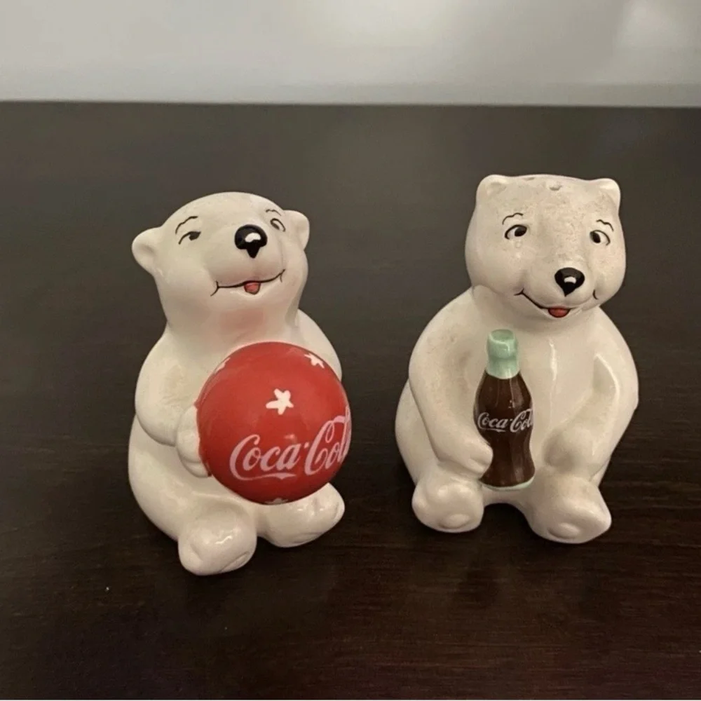 Vintage Coca Cola Polar Bear Salt and Pepper Shakers Set Ceramic Holiday Decor